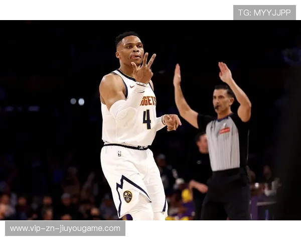 威少底薪高效引嫉？更衣室风向惹猜想